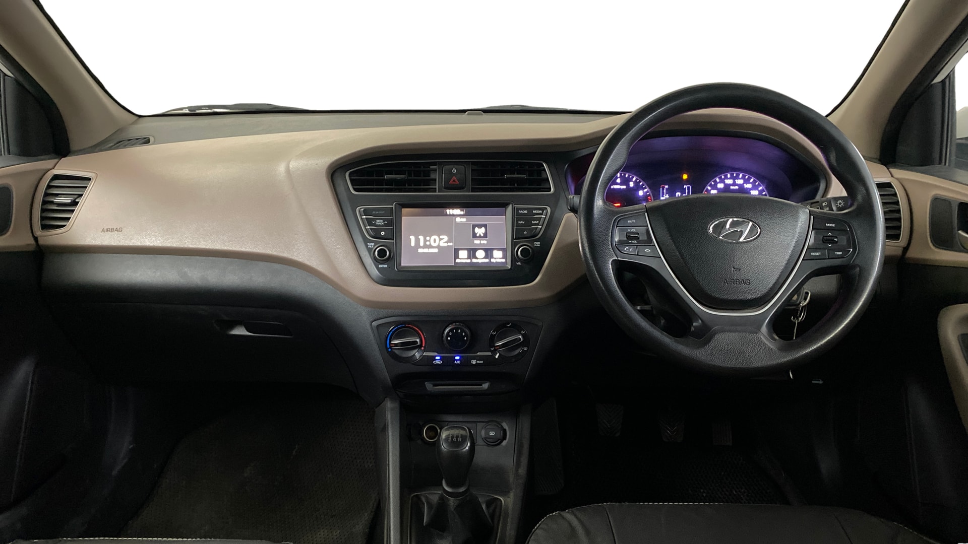 View 2020 Hyundai Elite i20 1.2 Sportz Plus Petrol Image 15 Used 2020 Hyundai Elite i20 1.2 Sportz Plus Petrol Image 15