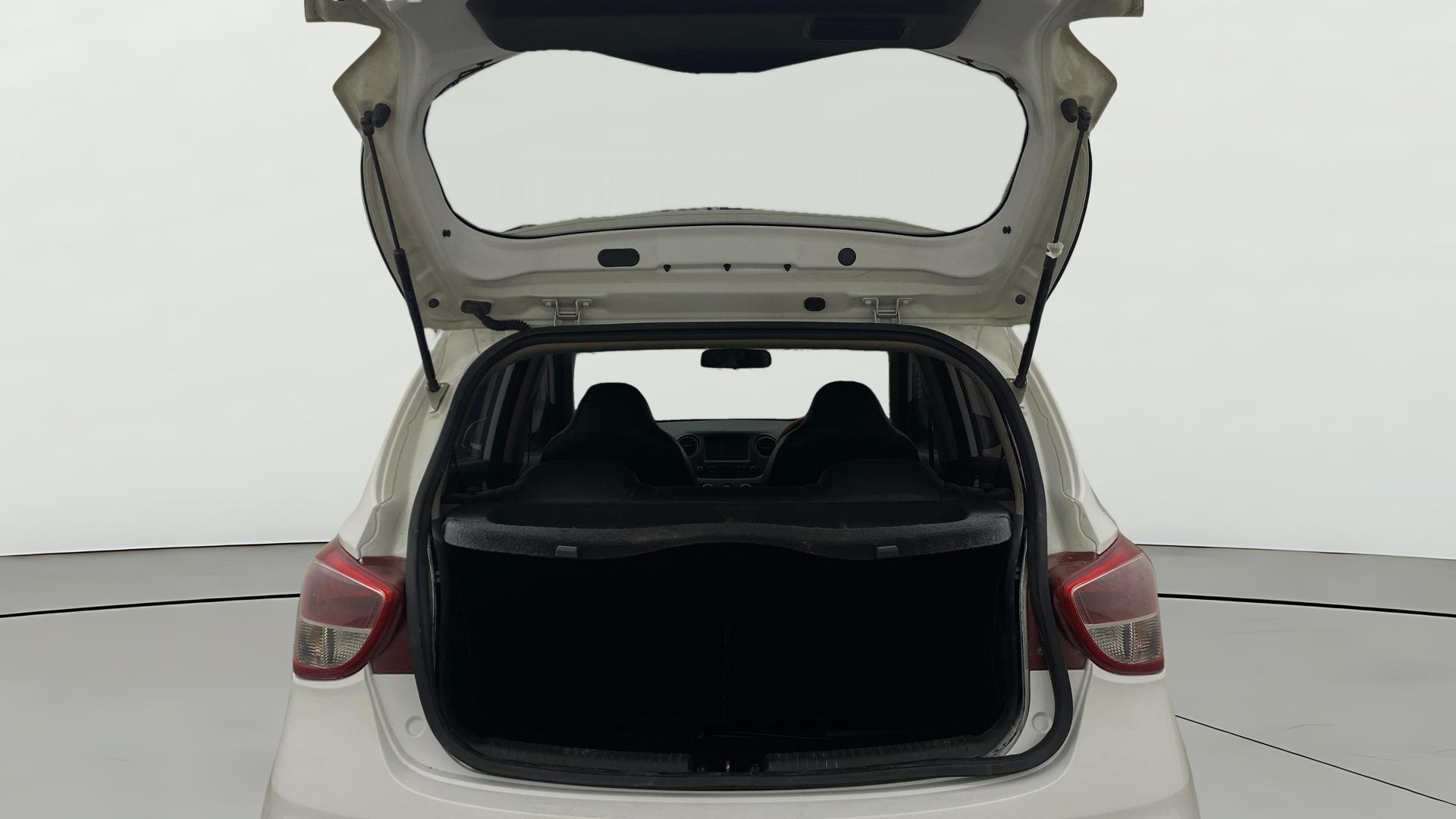 View 2019 Hyundai Grand i10 Sportz 1.2 Kappa Image 37 Used 2019 Hyundai Grand i10 Sportz 1.2 Kappa Image 37
