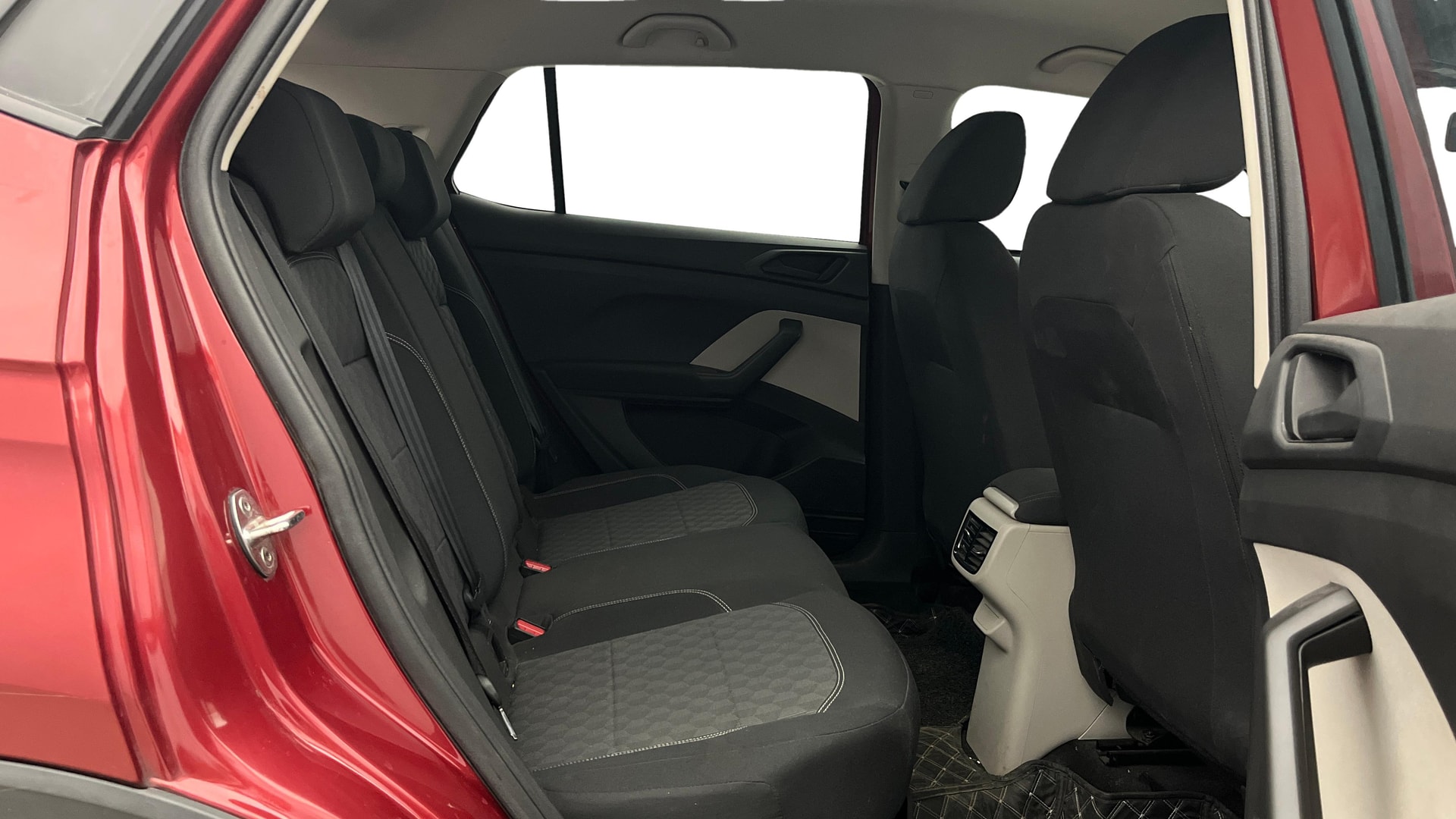 View 2024 Volkswagen Taigun 1.0 TSI Comfortline MT Image 29 Used 2024 Volkswagen Taigun 1.0 TSI Comfortline MT Image 29