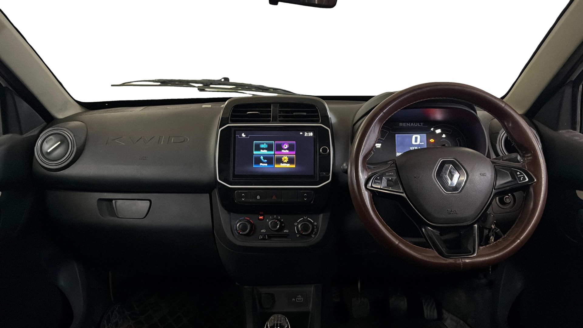 View 2024 Renault Kwid RXL 1.0 BS IV Image 15 Used 2024 Renault Kwid RXL 1.0 BS IV Image 15