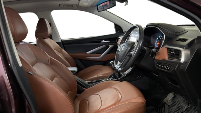 View MG Hector Plus Image 28 Used MG Hector Plus Image 28