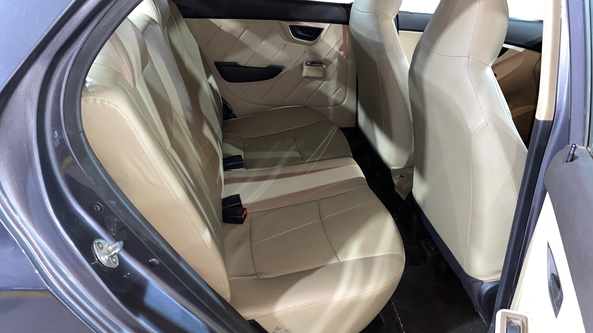 View 2018 Hyundai EON Era Plus Image 28 Used 2018 Hyundai EON Era Plus Image 28