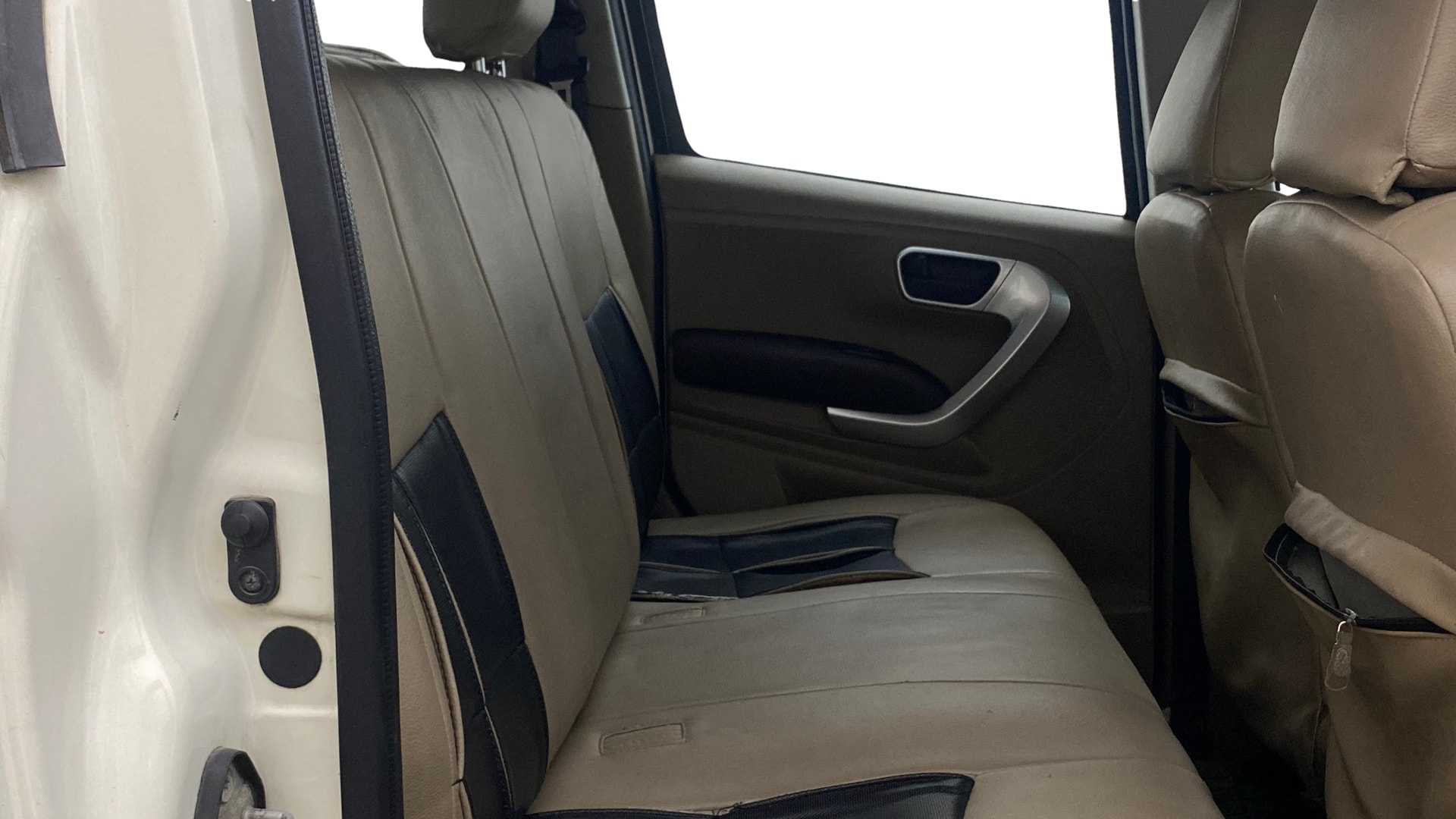 Used 2018 Mahindra TUV300 Used 2018 Mahindra TUV300