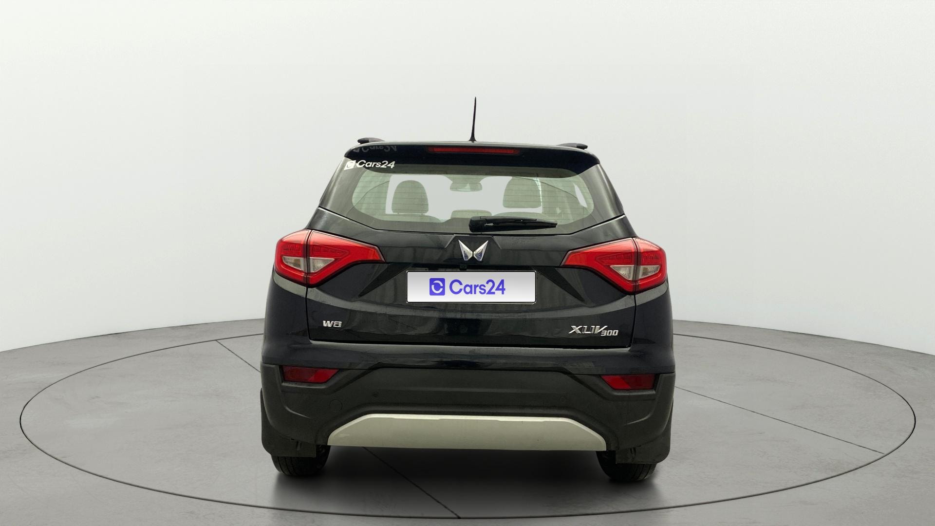 View 2023 Mahindra XUV300 W4 Petrol BS IV Image 44 Used 2023 Mahindra XUV300 W4 Petrol BS IV Image 44