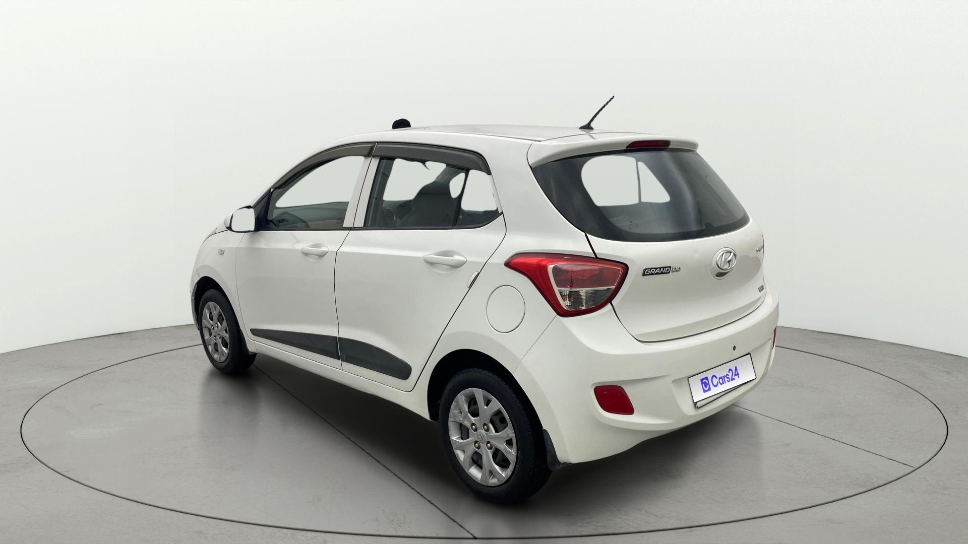 View 2017 Hyundai Grand i10 Magna 1.2 Kappa VTVT Image 2 Used 2017 Hyundai Grand i10 Magna 1.2 Kappa VTVT Image 2