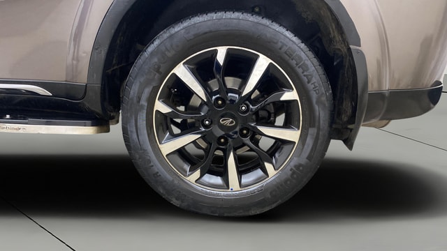 View Mahindra XUV500 Image 8 Used Mahindra XUV500 Image 8