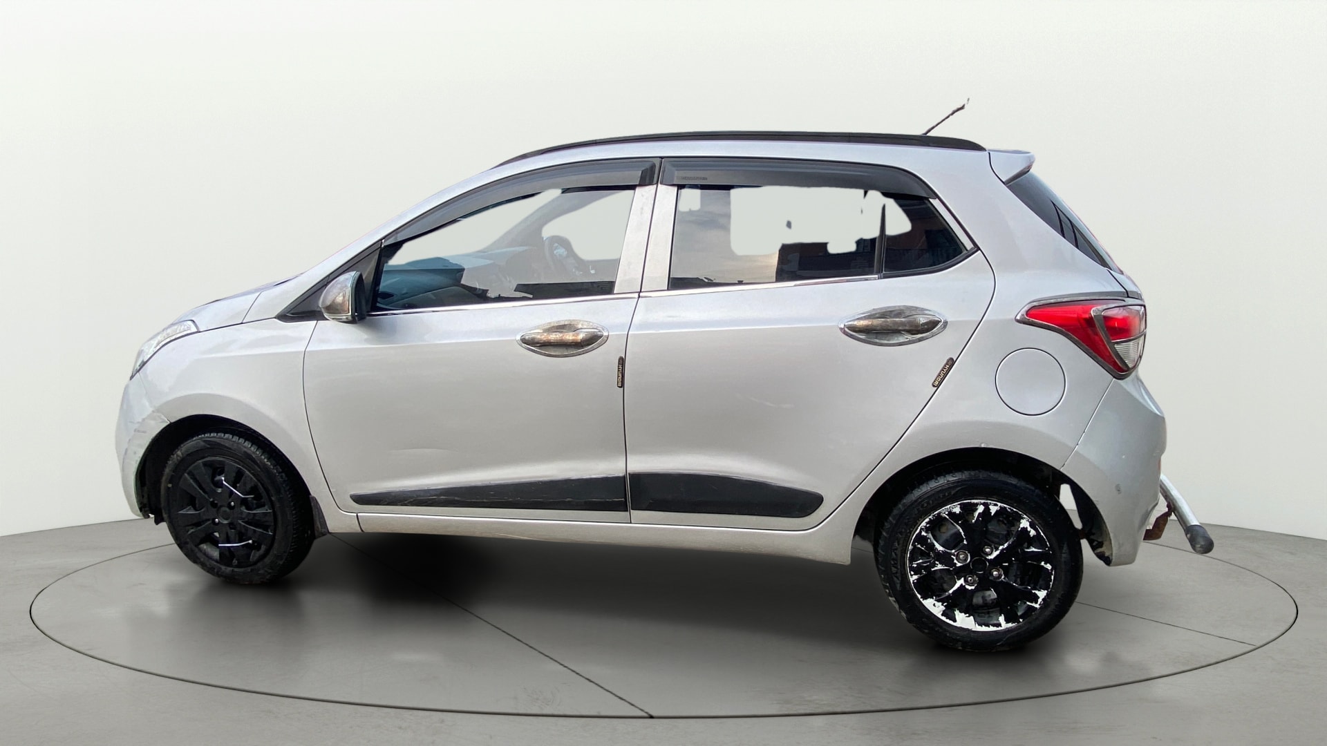 View 2016 Hyundai Grand i10 Sportz 1.2 Kappa Image 5 Used 2016 Hyundai Grand i10 Sportz 1.2 Kappa Image 5