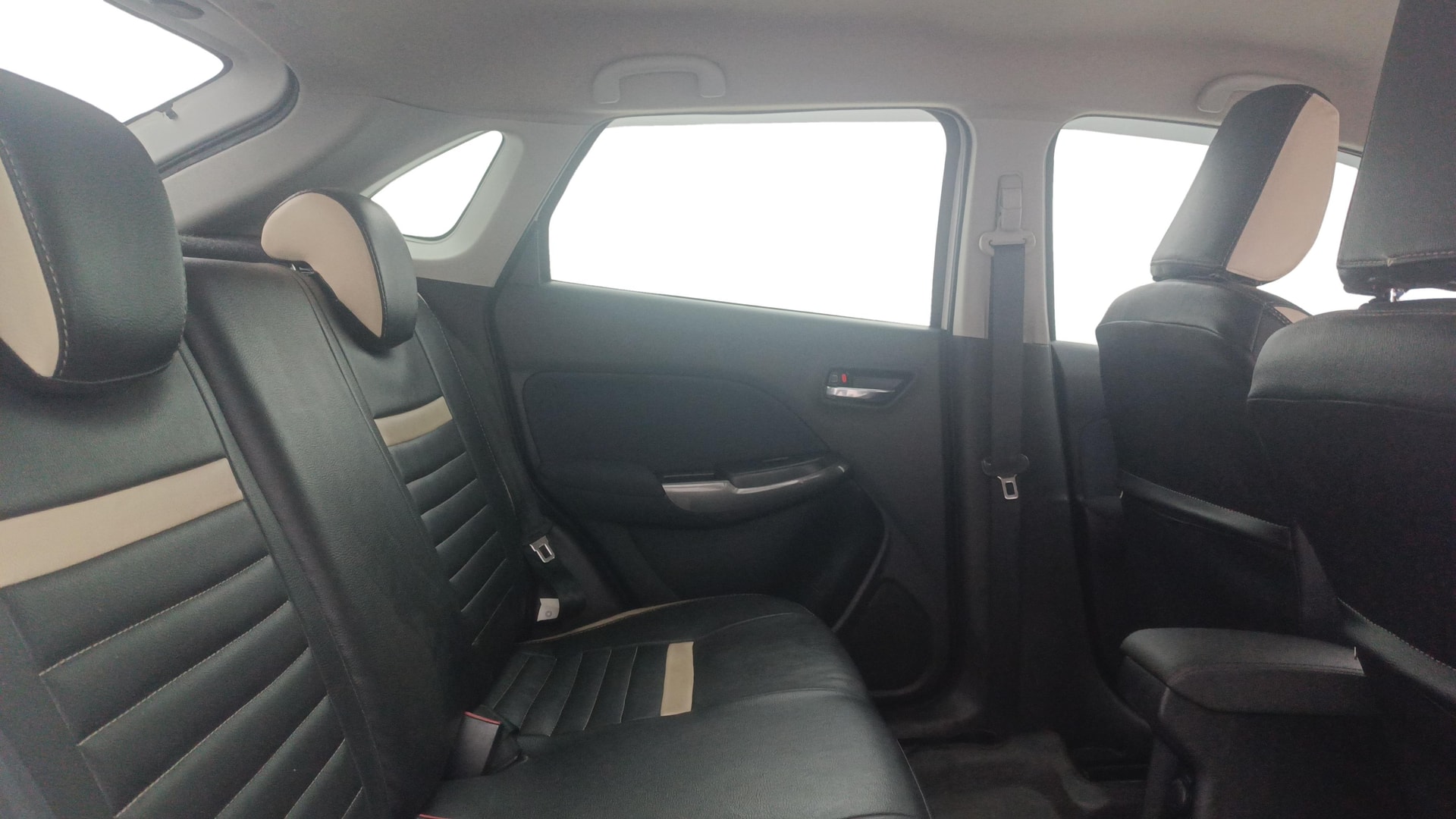 View 2022 Maruti Suzuki 1000 Base Variant Image 29 Used 2022 Maruti Suzuki 1000 Base Variant Image 29