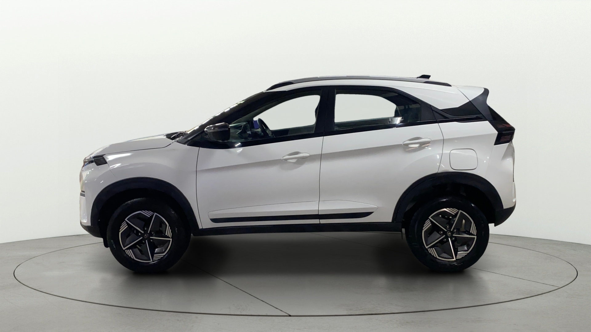 View 2024 Tata Nexon Revotron XE Image 27 Used 2024 Tata Nexon Revotron XE Image 27