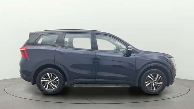 View Mahindra XUV700 Image 8 Used Mahindra XUV700 Image 8