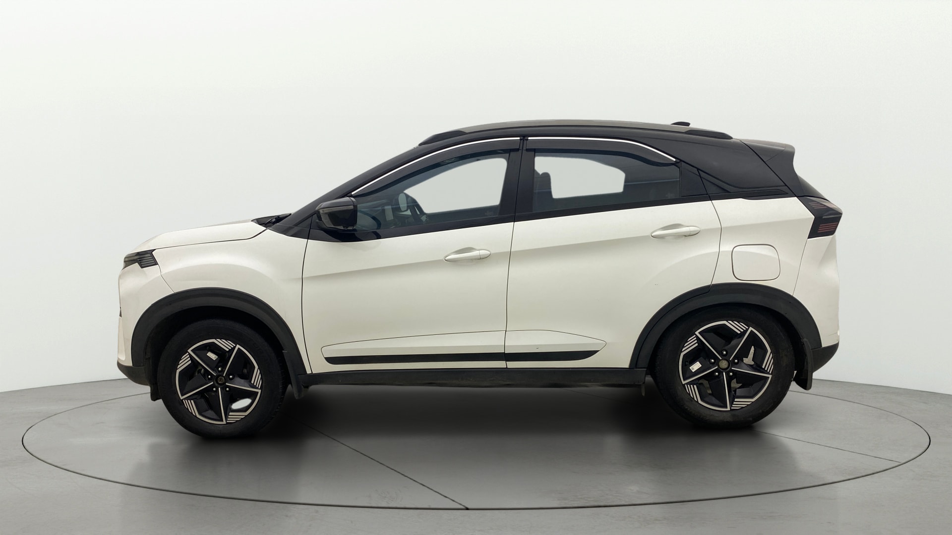 View 2024 Tata Nexon Revotron XE Image 6 Used 2024 Tata Nexon Revotron XE Image 6