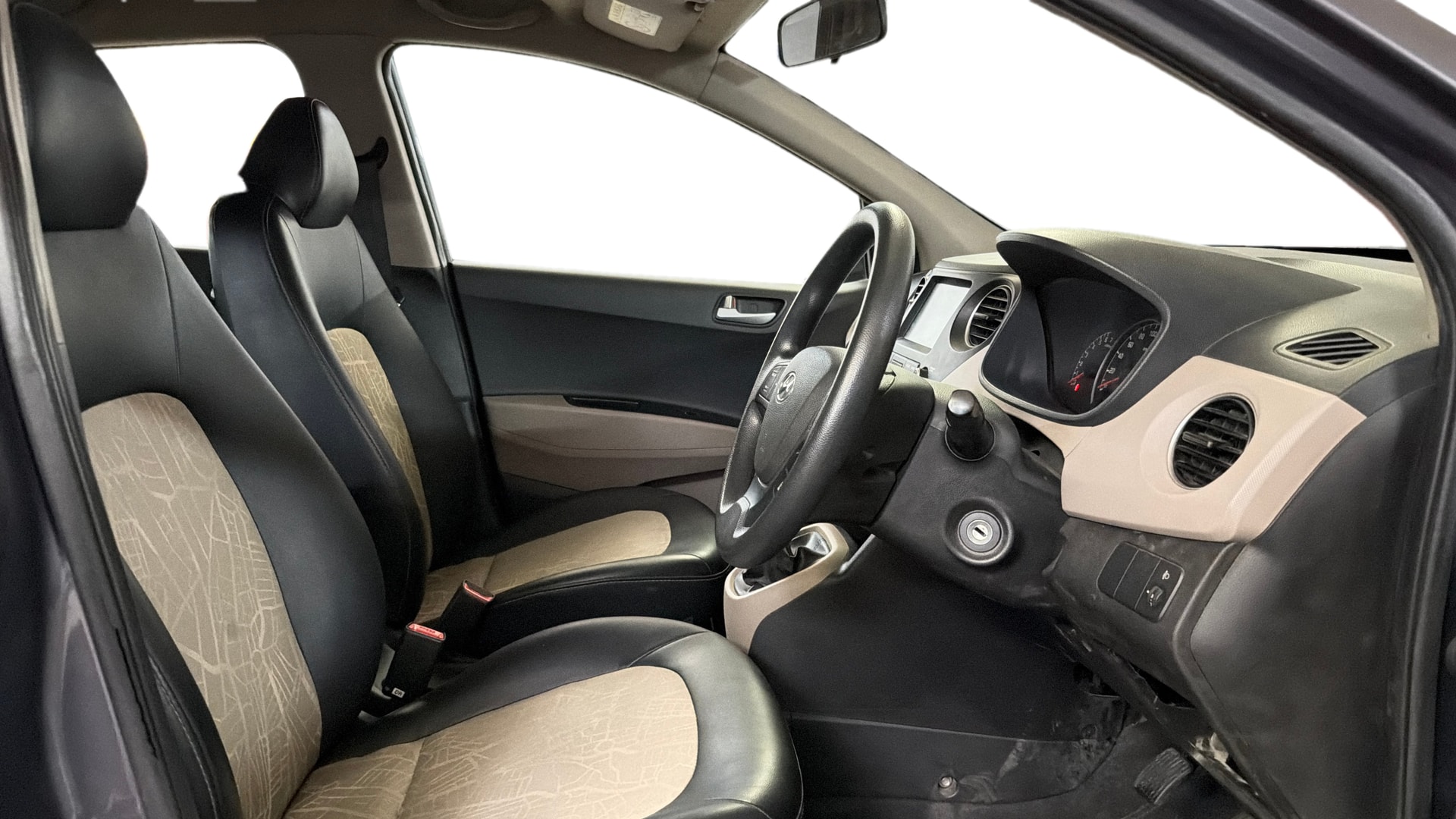 View 2019 Hyundai Grand i10 Sportz 1.2 Kappa Image 26 Used 2019 Hyundai Grand i10 Sportz 1.2 Kappa Image 26