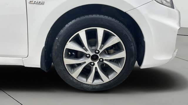 View Hyundai Fluidic Verna Image 41 Used Hyundai Fluidic Verna Image 41