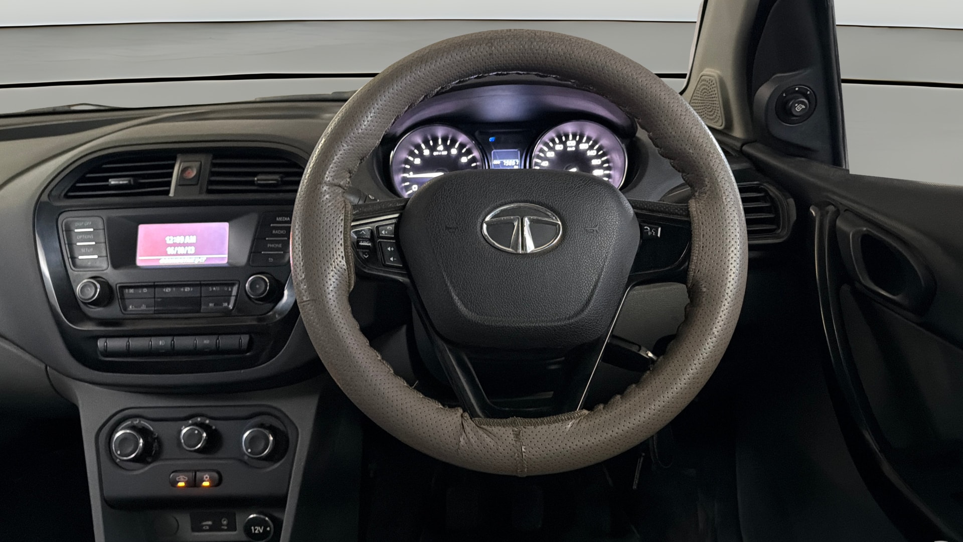 View 2018 Tata Tigor XT Petrol Image 20 Used 2018 Tata Tigor XT Petrol Image 20