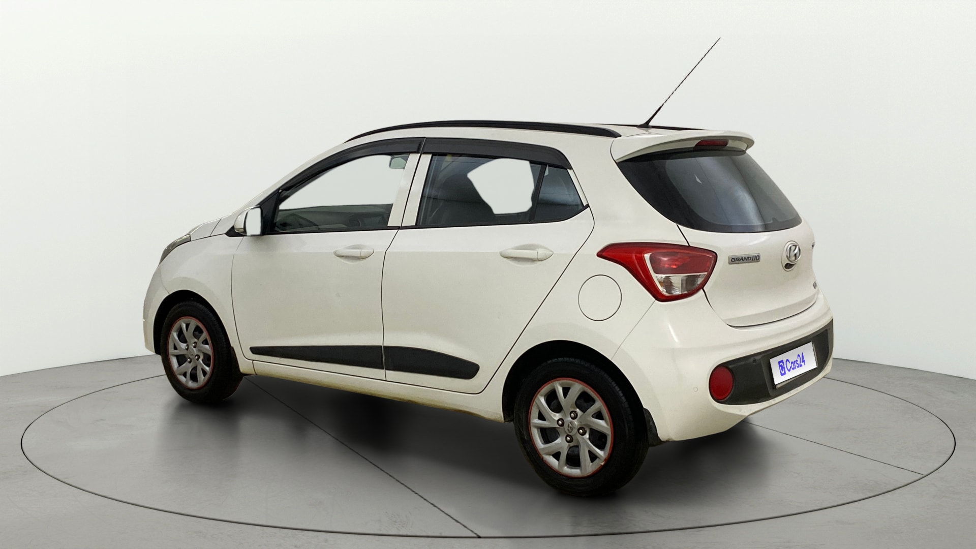 View 2019 Hyundai Grand i10 Sportz 1.2 Kappa Image 2 Used 2019 Hyundai Grand i10 Sportz 1.2 Kappa Image 2