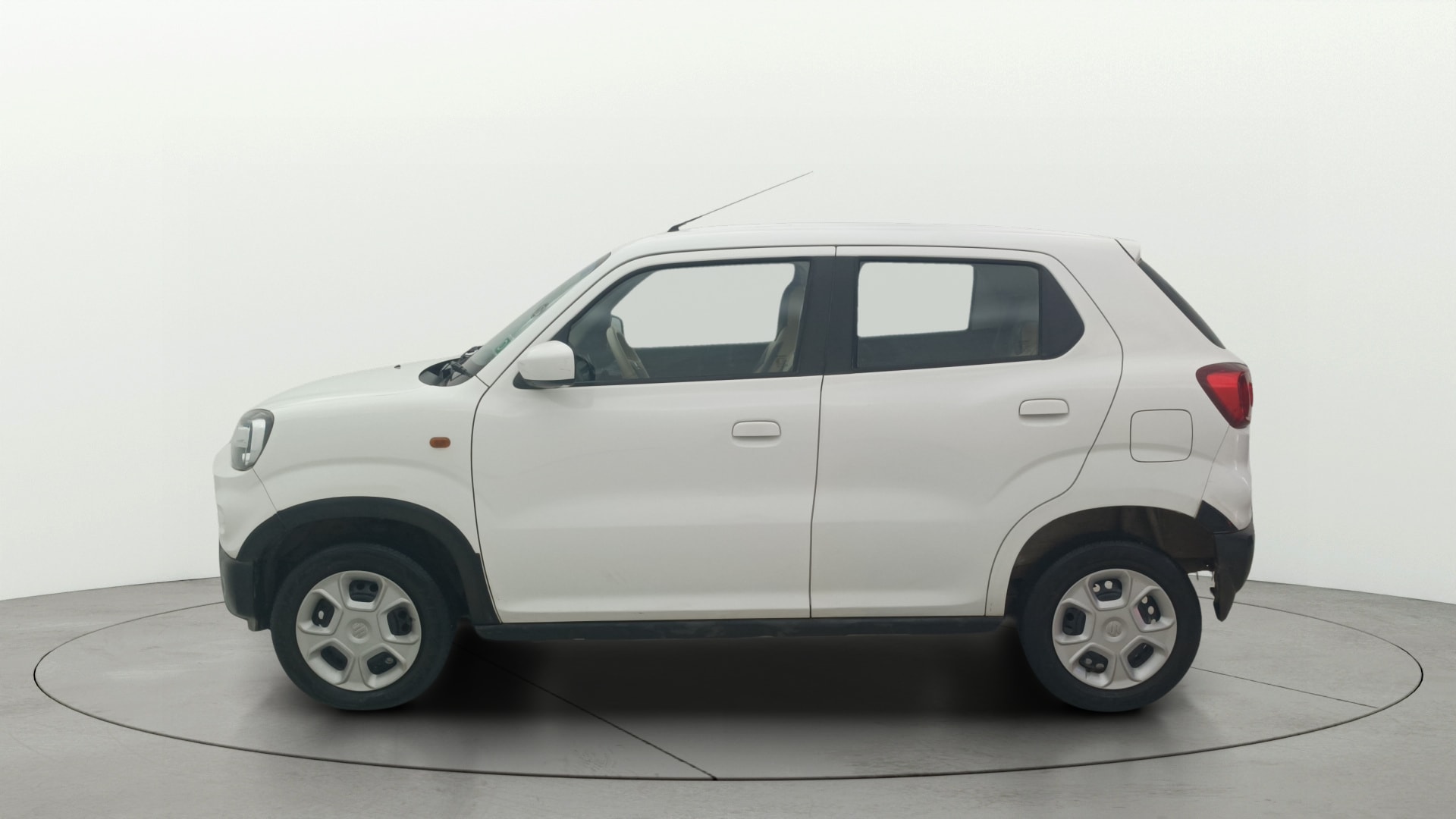 View 2021 Maruti Suzuki 1000 Base Variant Image 5 Used 2021 Maruti Suzuki 1000 Base Variant Image 5