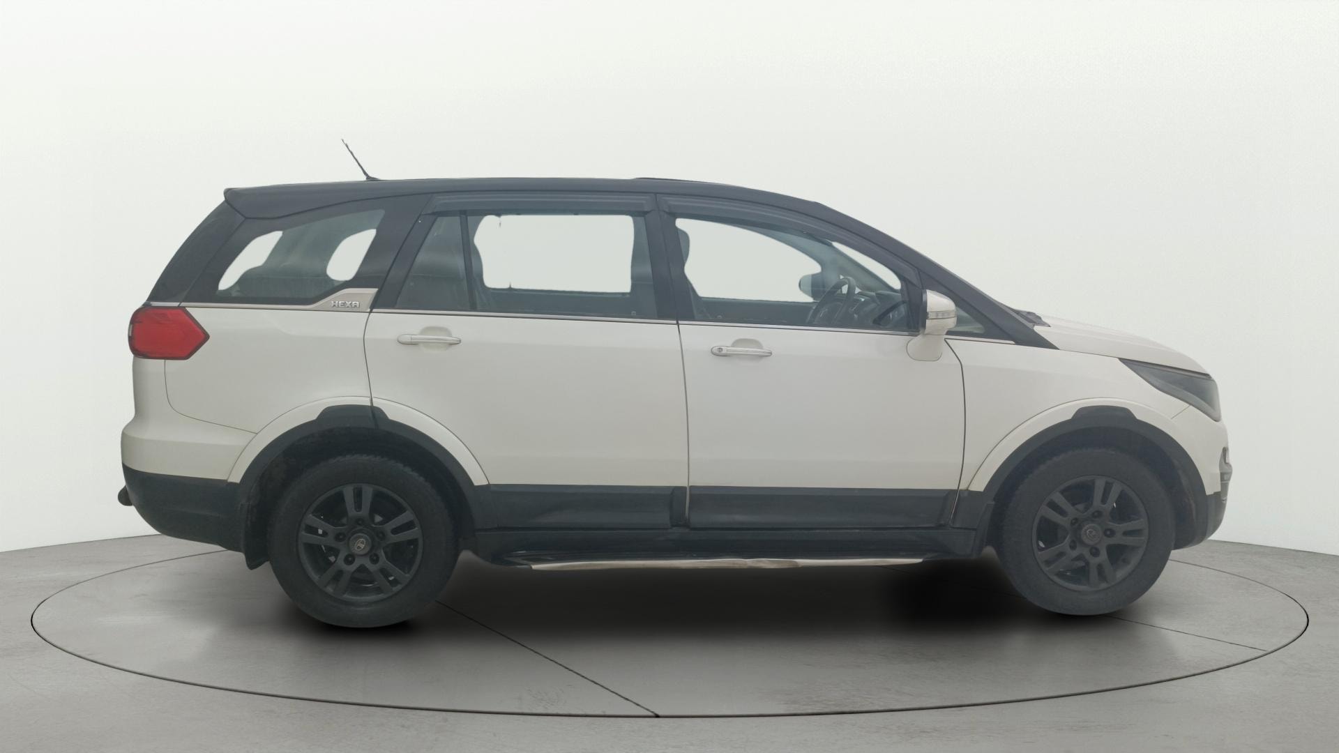 View 2019 Tata Hexa XTA 4X2 Image 29 Used 2019 Tata Hexa XTA 4X2 Image 29