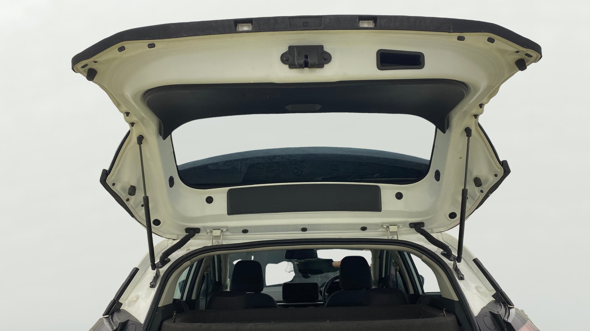 View 2024 Tata Nexon Revotron XE Image 16 Used 2024 Tata Nexon Revotron XE Image 16