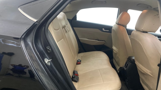 View Hyundai Verna Image 30 Used Hyundai Verna Image 30