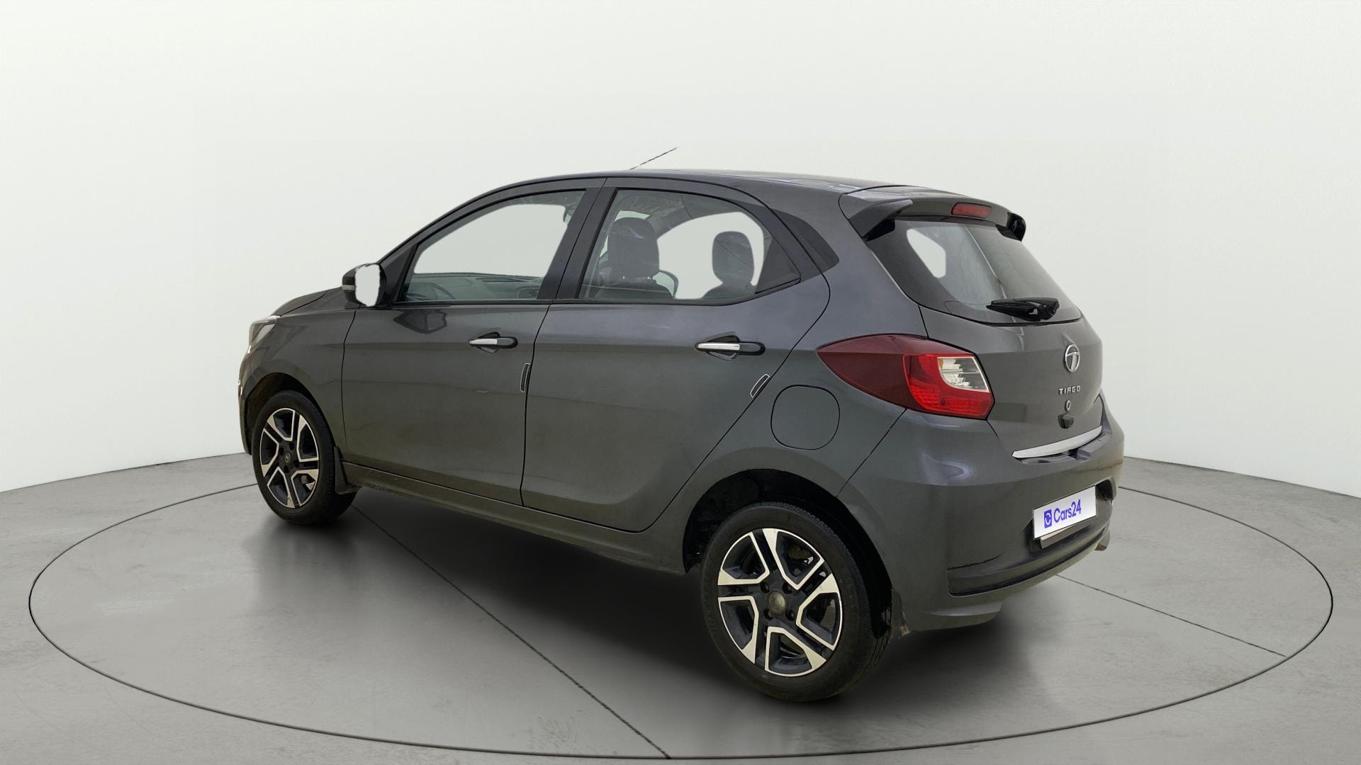 View 2023 Tata Tiago Revotorq XB Image 2 Used 2023 Tata Tiago Revotorq XB Image 2