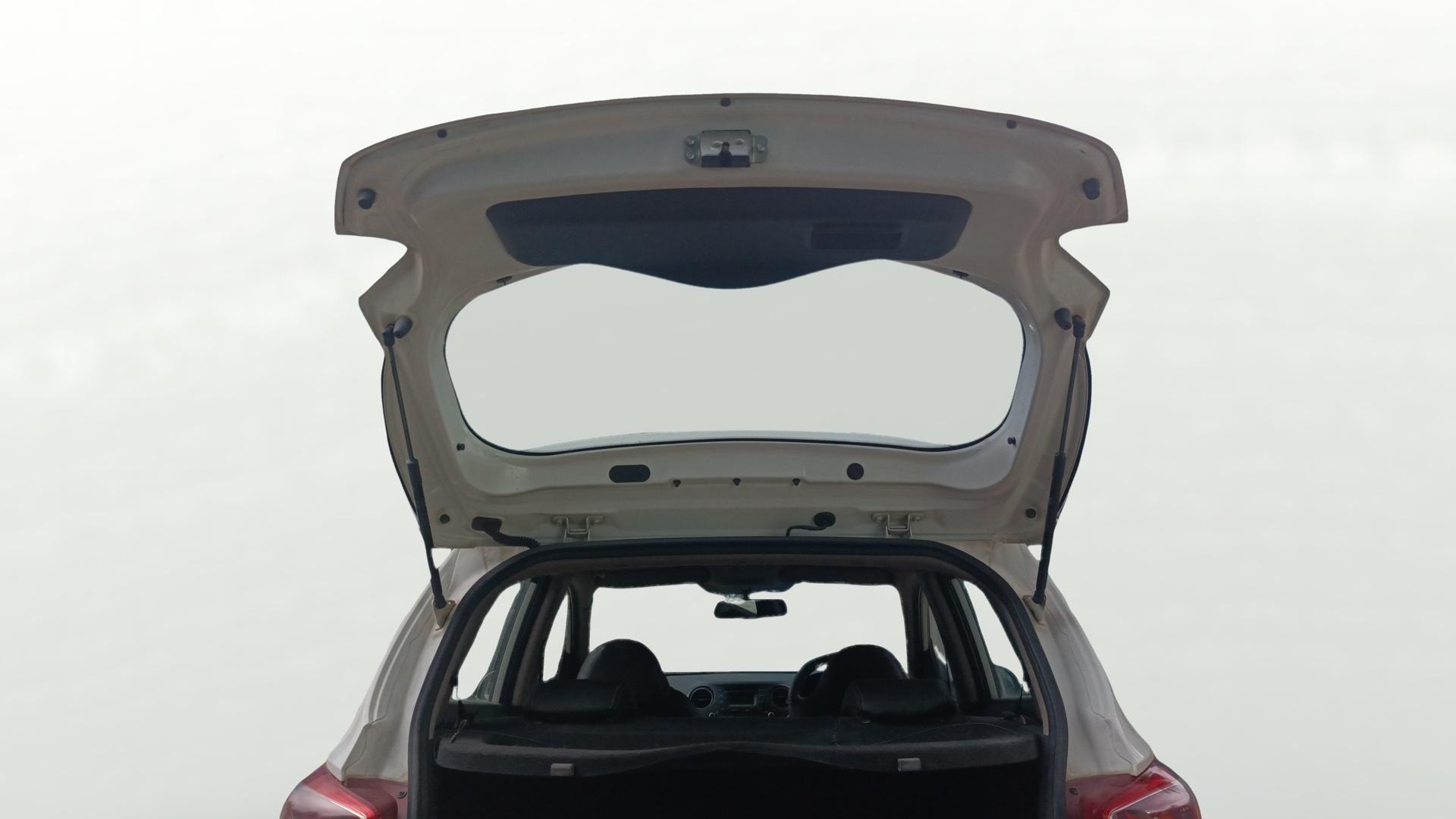 View 2015 Hyundai Grand i10 Asta AT 1.2 Kappa VTVT Image 31 Used 2015 Hyundai Grand i10 Asta AT 1.2 Kappa VTVT Image 31