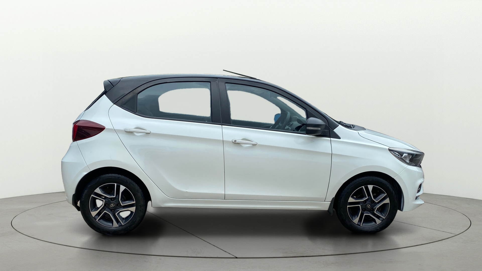 View 2020 Tata Tiago Revotorq XB Image 27 Used 2020 Tata Tiago Revotorq XB Image 27