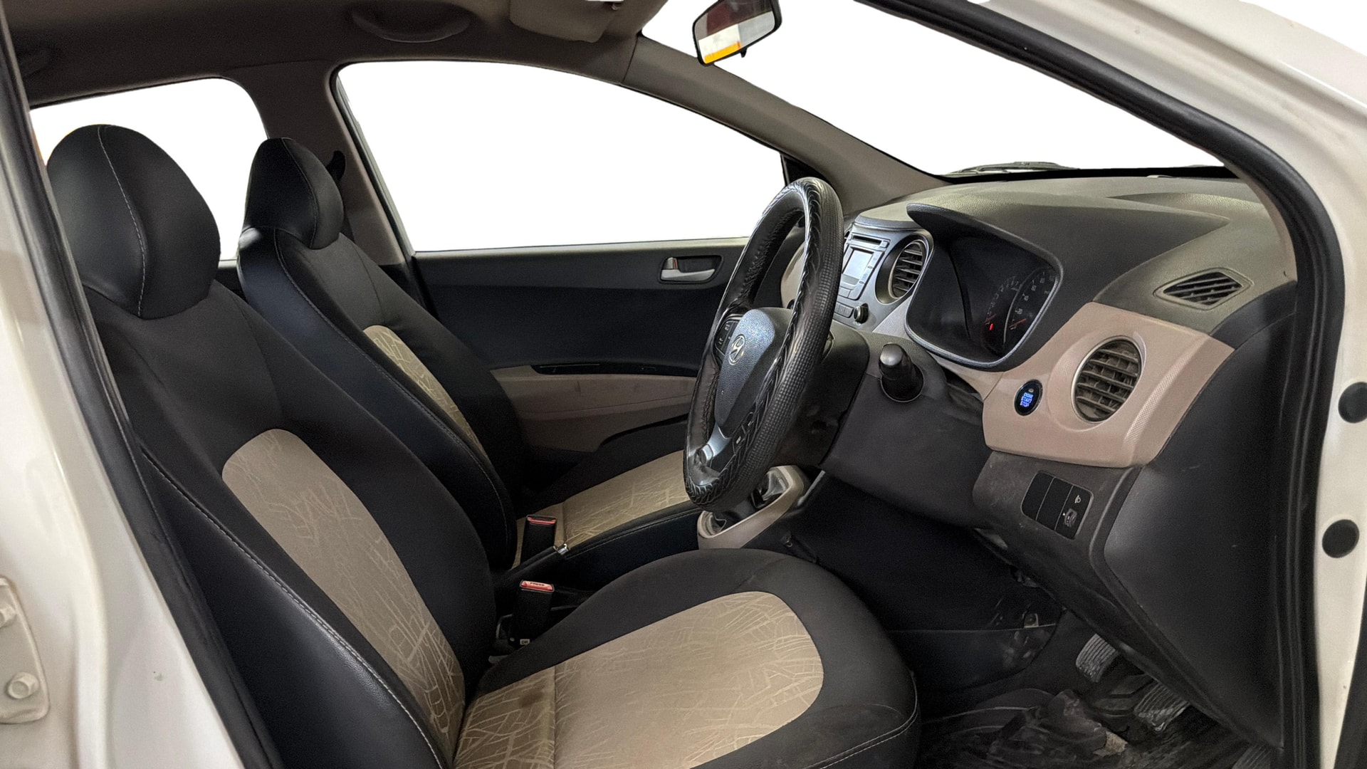 View 2015 Hyundai Grand i10 1.2 Asta Petrol Image 16 Used 2015 Hyundai Grand i10 1.2 Asta Petrol Image 16