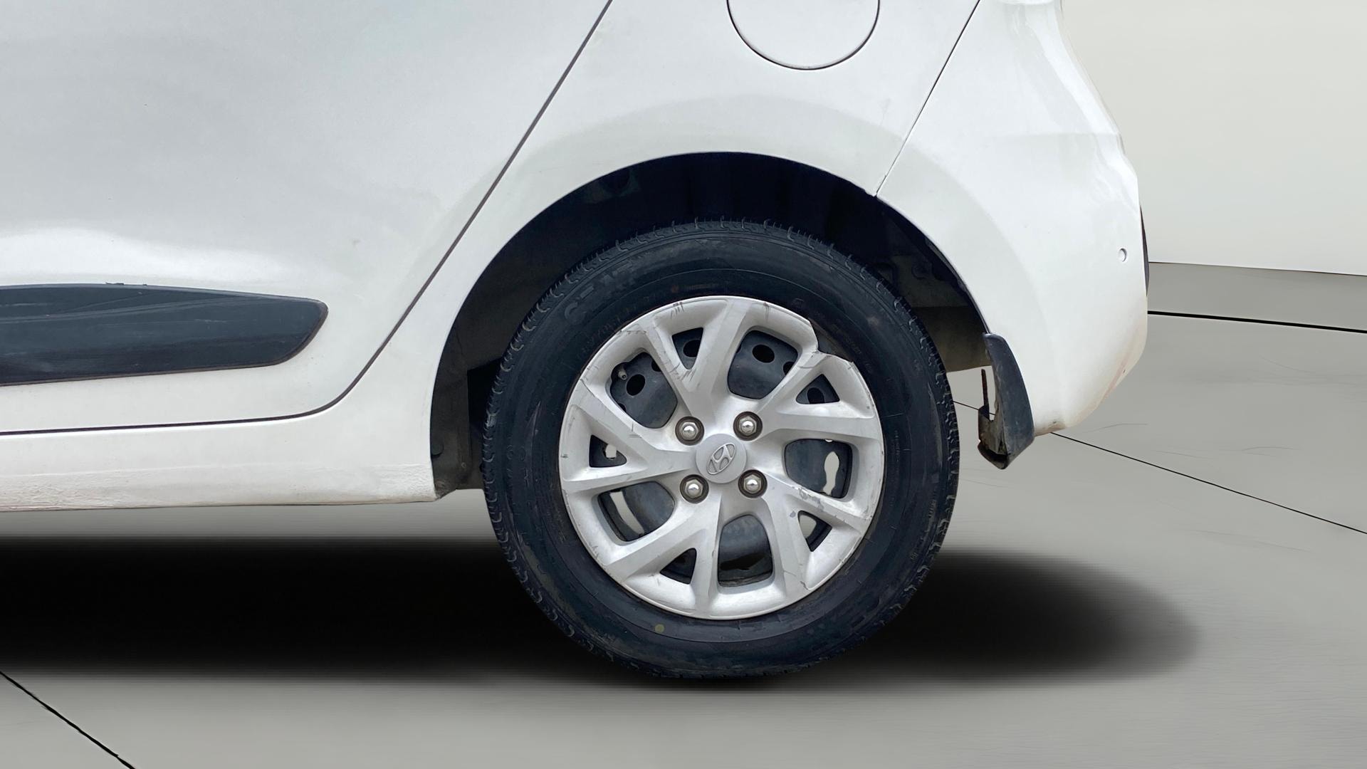 View 2019 Hyundai Grand i10 Sportz 1.2 Kappa Image 11 Used 2019 Hyundai Grand i10 Sportz 1.2 Kappa Image 11