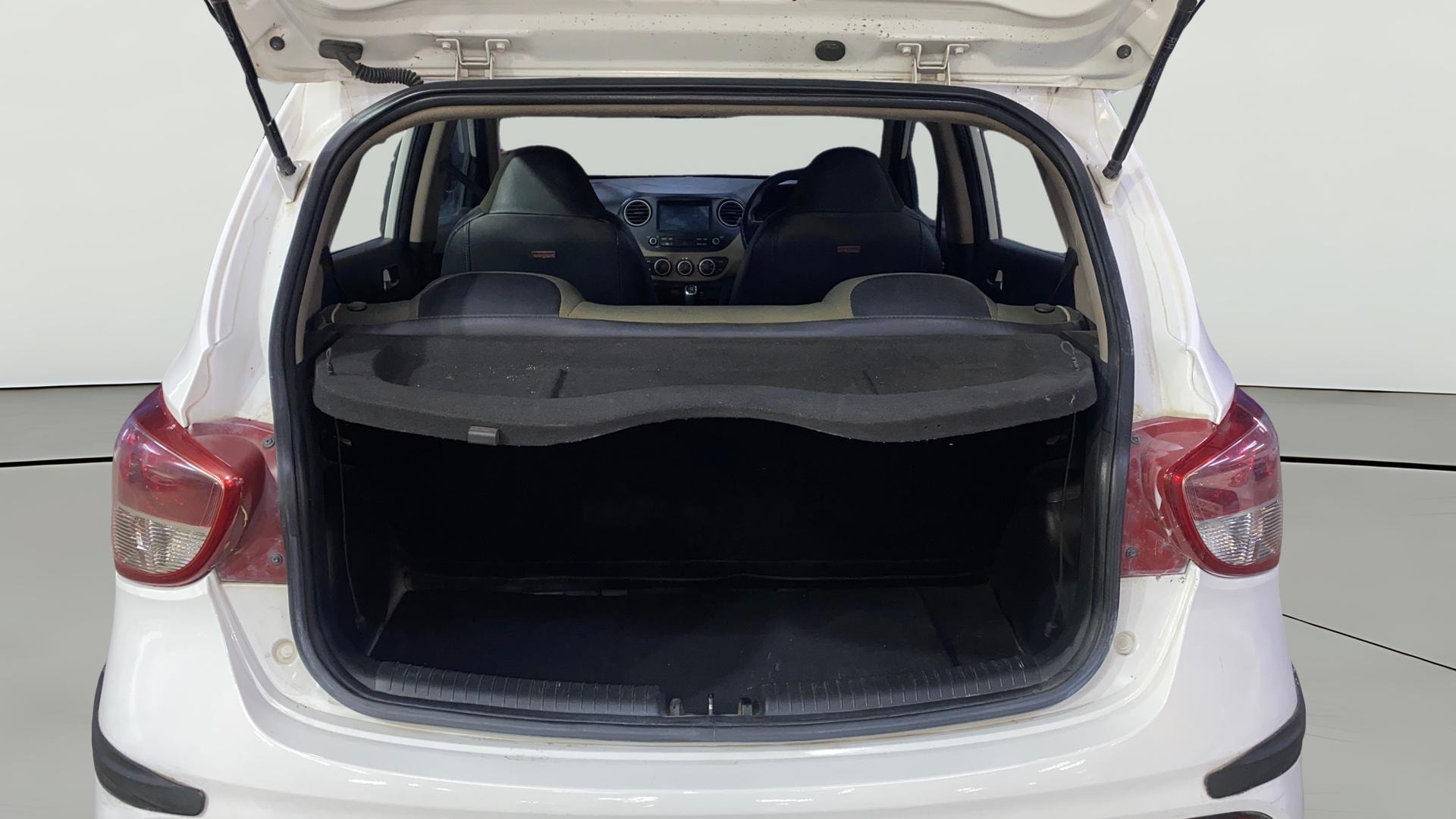 View 2019 Hyundai Grand i10 Sportz 1.2 Kappa Image 38 Used 2019 Hyundai Grand i10 Sportz 1.2 Kappa Image 38