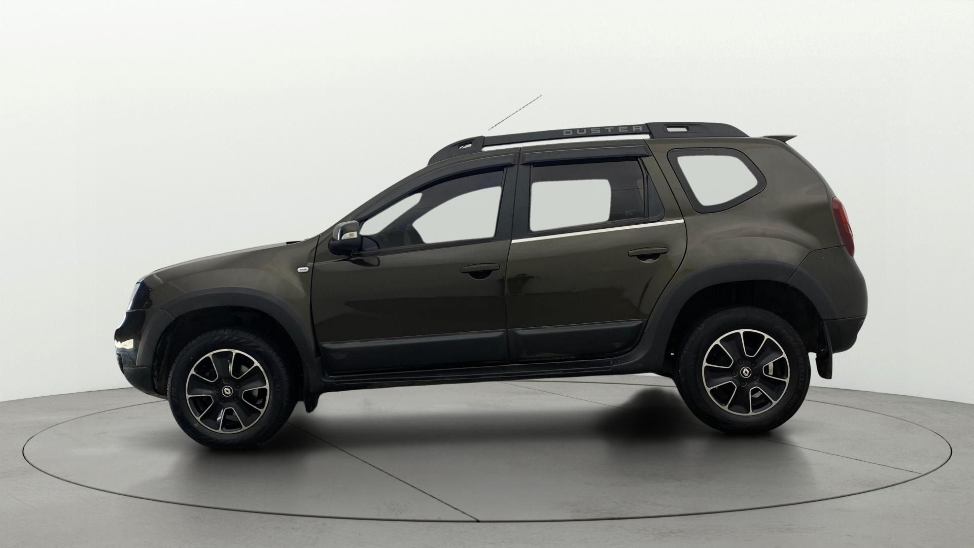 View 2019 Renault Duster Diesel 110PS RXZ AMT Image 5 Used 2019 Renault Duster Diesel 110PS RXZ AMT Image 5