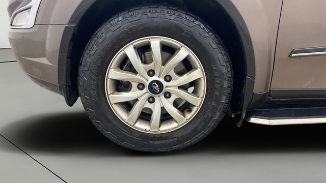 View Mahindra XUV500 Image 37 Used Mahindra XUV500 Image 37