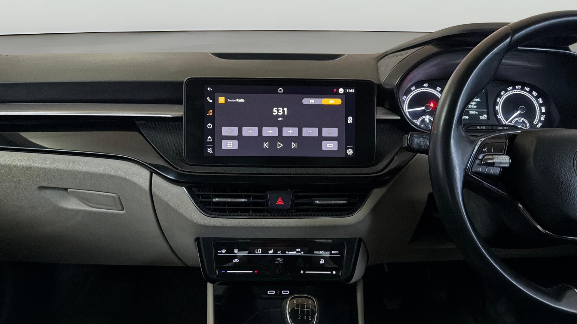View 2022 Skoda Slavia Ambition 1.0 TSI MT Image 17 Used 2022 Skoda Slavia Ambition 1.0 TSI MT Image 17
