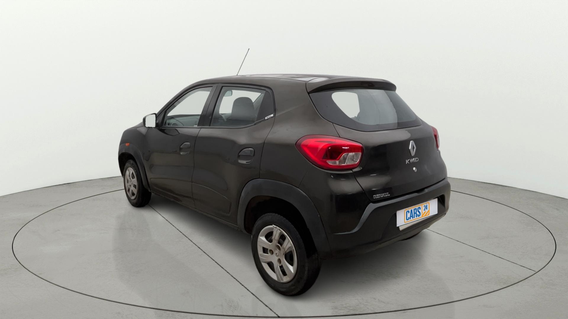 View 2018 Renault Kwid RXL 1.0 Image 2 Used 2018 Renault Kwid RXL 1.0 Image 2