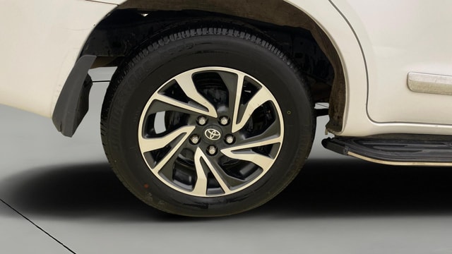 View Toyota Innova Crysta Image 25 Used Toyota Innova Crysta Image 25
