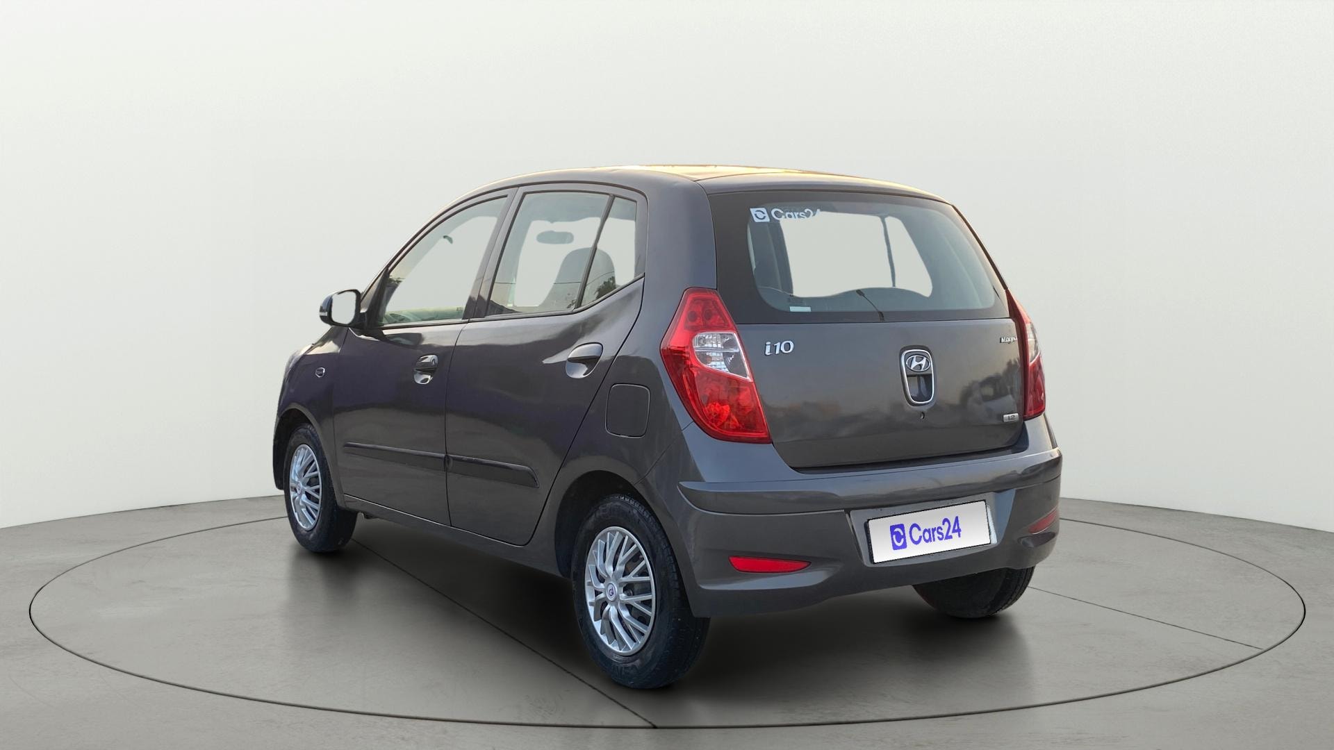 View 2013 Hyundai i10 1.2 Magna MT Image 2 Used 2013 Hyundai i10 1.2 Magna MT Image 2