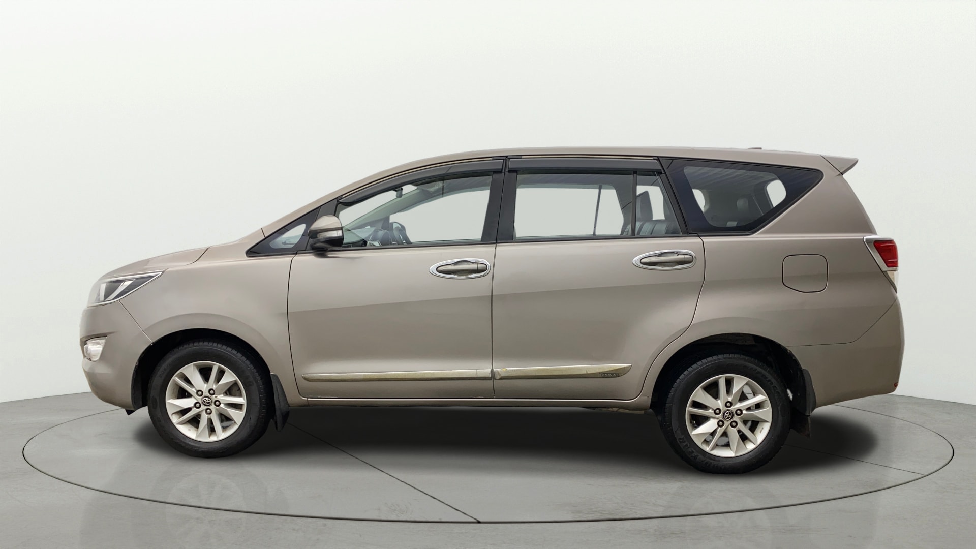 Used 2017 Toyota Innova Crysta Used 2017 Toyota Innova Crysta