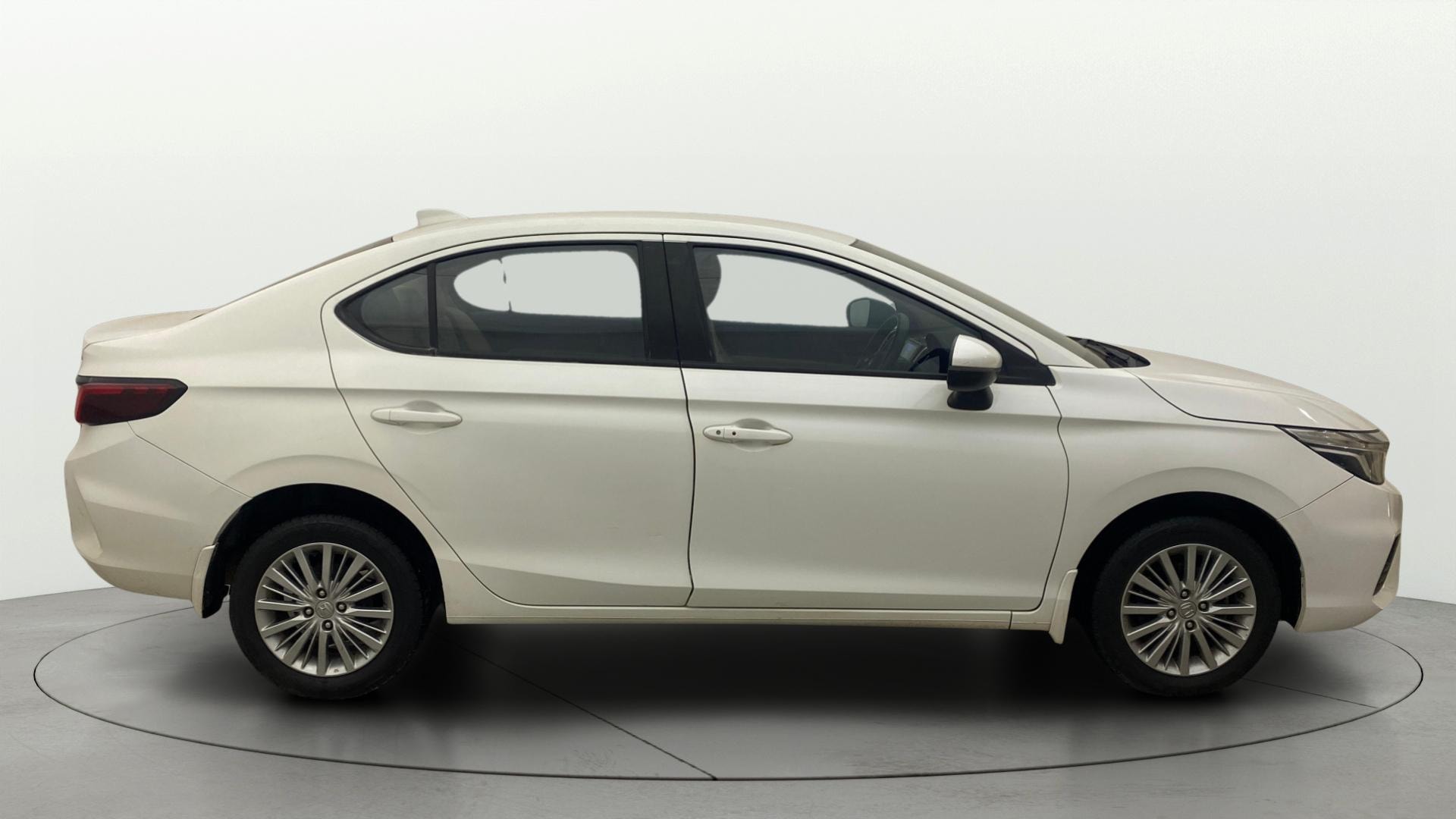 View 2022 Honda City ZX MT Diesel Anniversary Edition Image 27 Used 2022 Honda City ZX MT Diesel Anniversary Edition Image 27