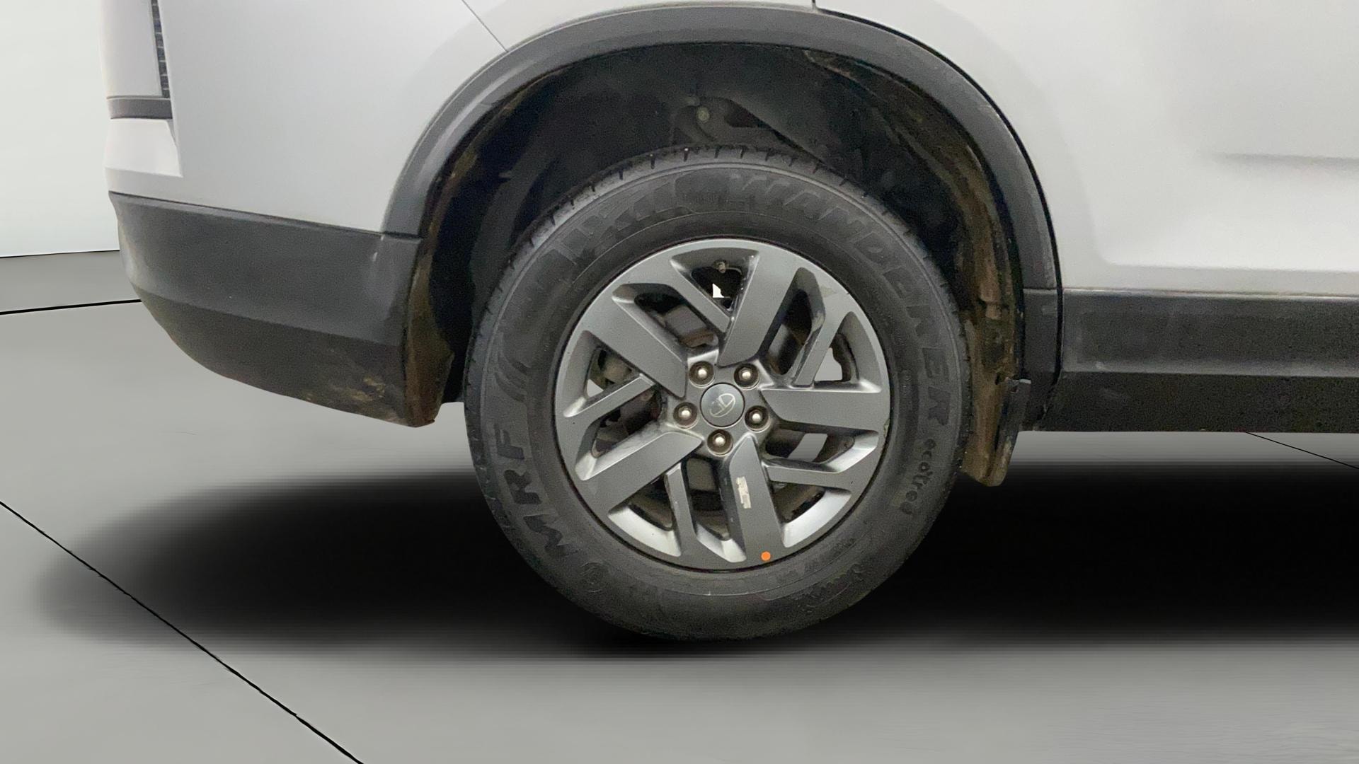 View 2024 Tata Safari Pure (O) Image 35 Used 2024 Tata Safari Pure (O) Image 35