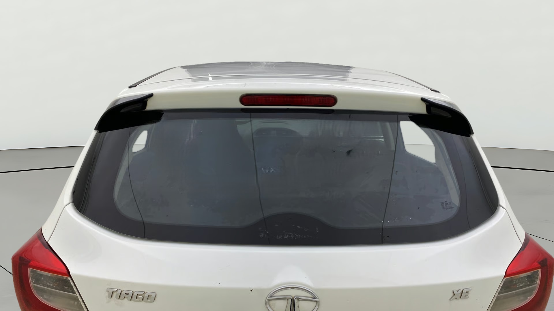 View 2017 Tata Tiago Revotorq XE Image 4 Used 2017 Tata Tiago Revotorq XE Image 4