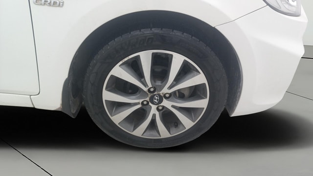 View Hyundai Fluidic Verna Image 43 Used Hyundai Fluidic Verna Image 43