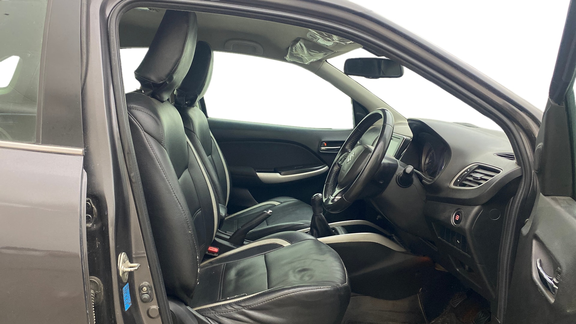View 2018 Maruti Suzuki 1000 Base Variant Image 26 Used 2018 Maruti Suzuki 1000 Base Variant Image 26
