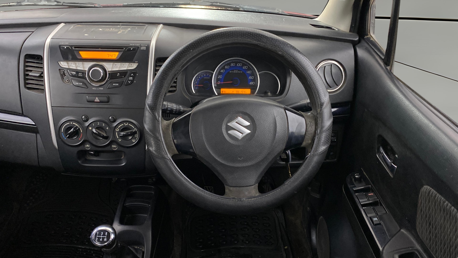 View 2014 Maruti Suzuki Stingray LXI Image 20 Used 2014 Maruti Suzuki Stingray LXI Image 20