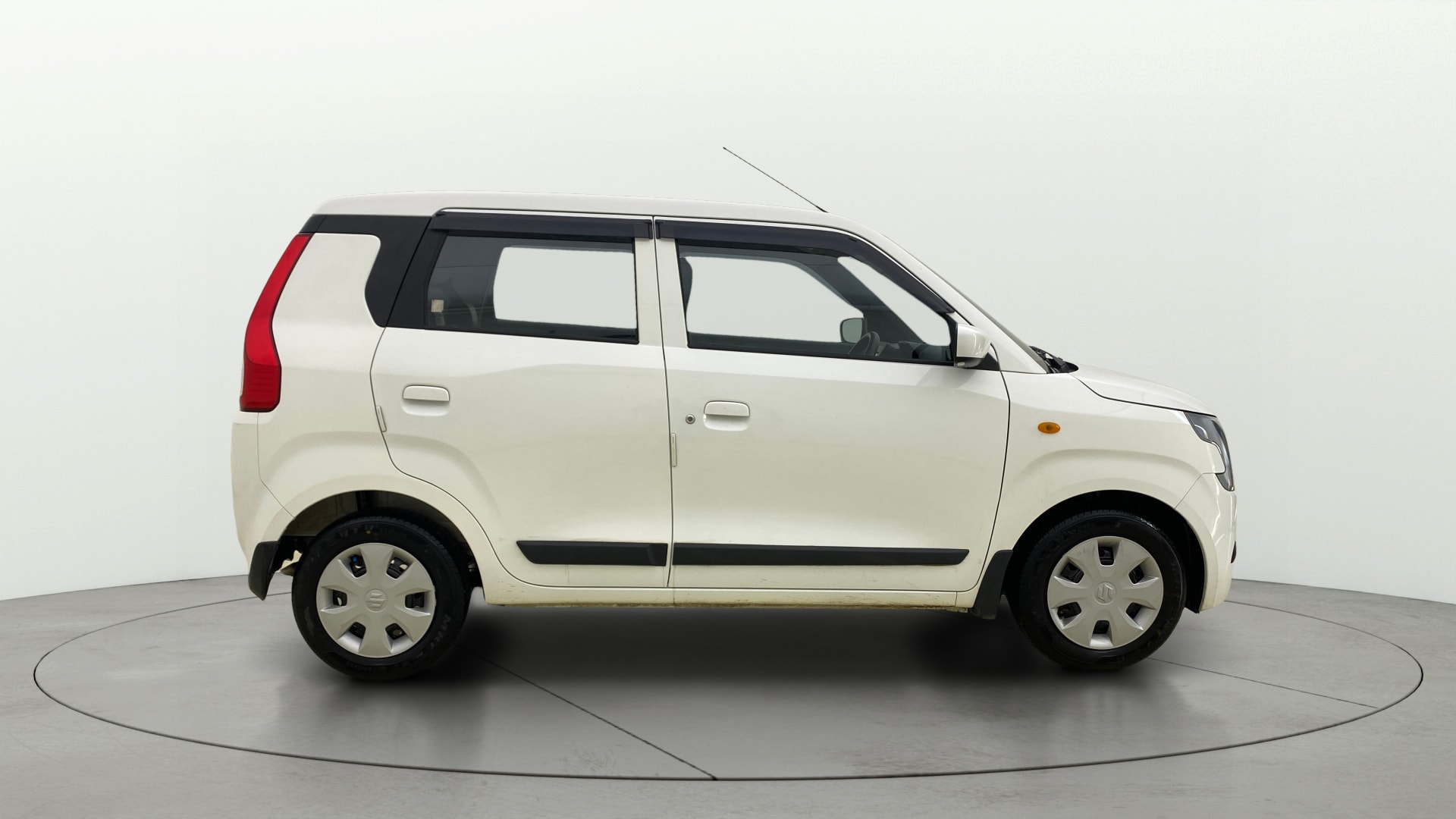 View 2025 Maruti Suzuki 1000 Base Variant Image 8 Used 2025 Maruti Suzuki 1000 Base Variant Image 8