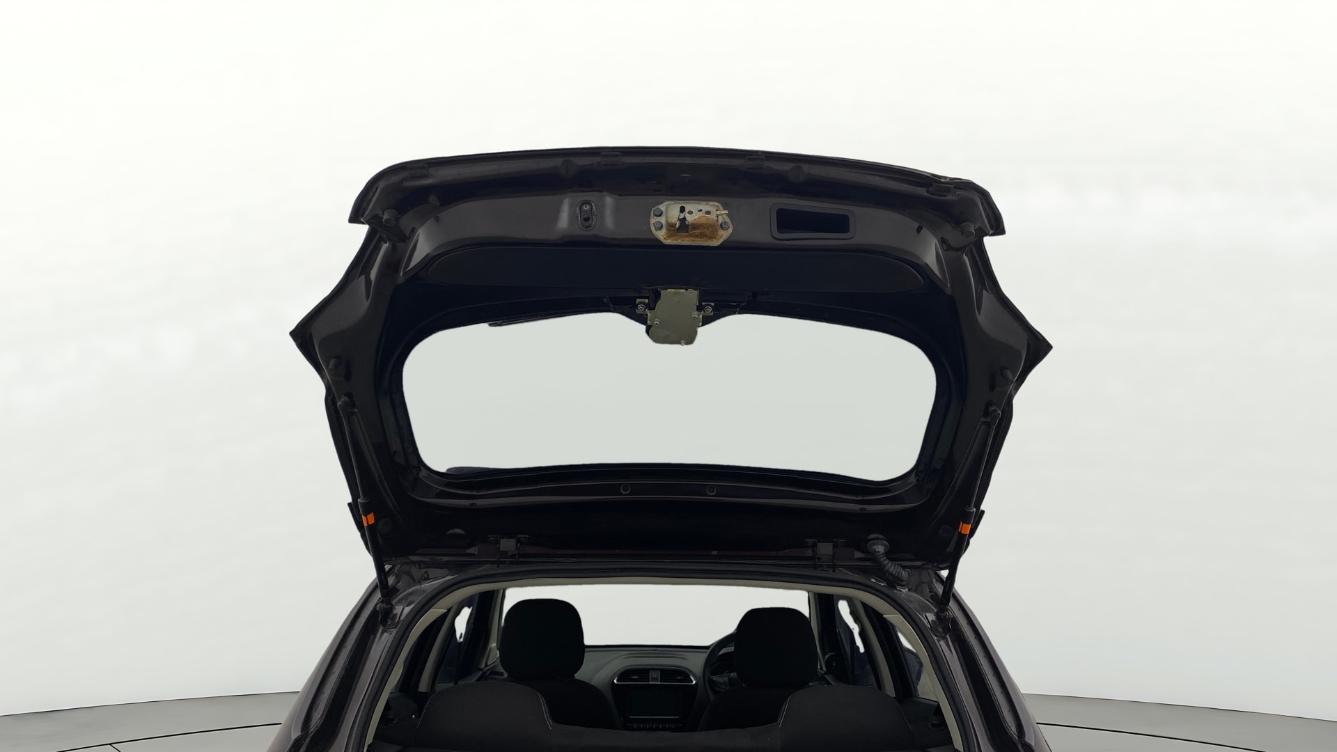 View 2023 Tata Tiago Revotorq XB Image 16 Used 2023 Tata Tiago Revotorq XB Image 16