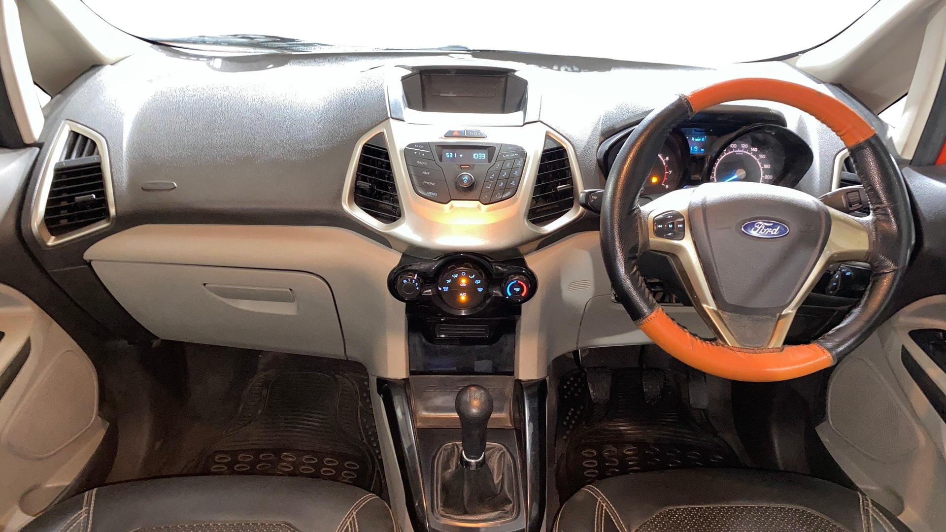 View 2015 Ford EcoSport 1.5 TDCi Diesel Ambiente BS IV Image 15 Used 2015 Ford EcoSport 1.5 TDCi Diesel Ambiente BS IV Image 15