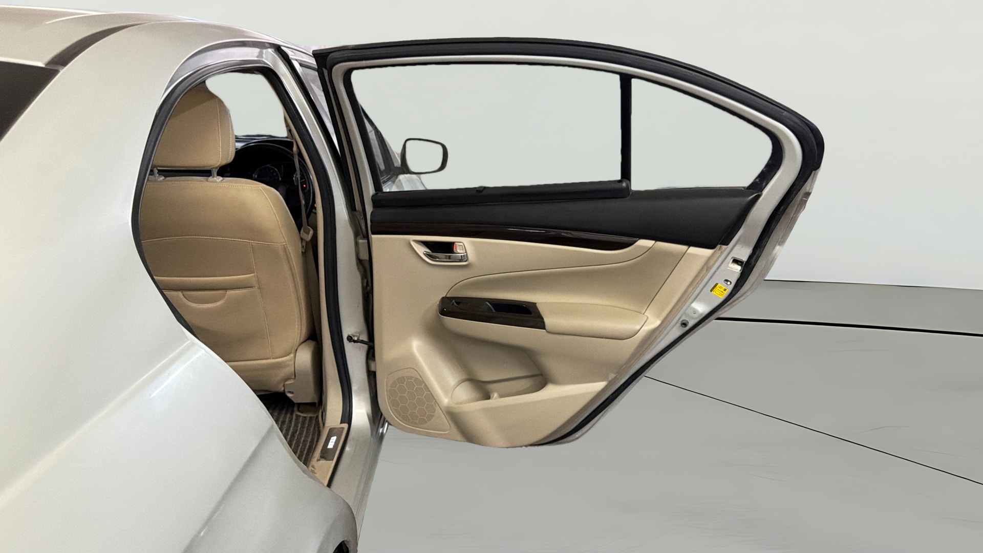 View 2017 Maruti Suzuki 1000 Base Variant Image 7 Used 2017 Maruti Suzuki 1000 Base Variant Image 7