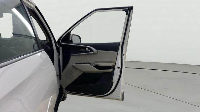 View Kia Carens Image 44 Used Kia Carens Image 44