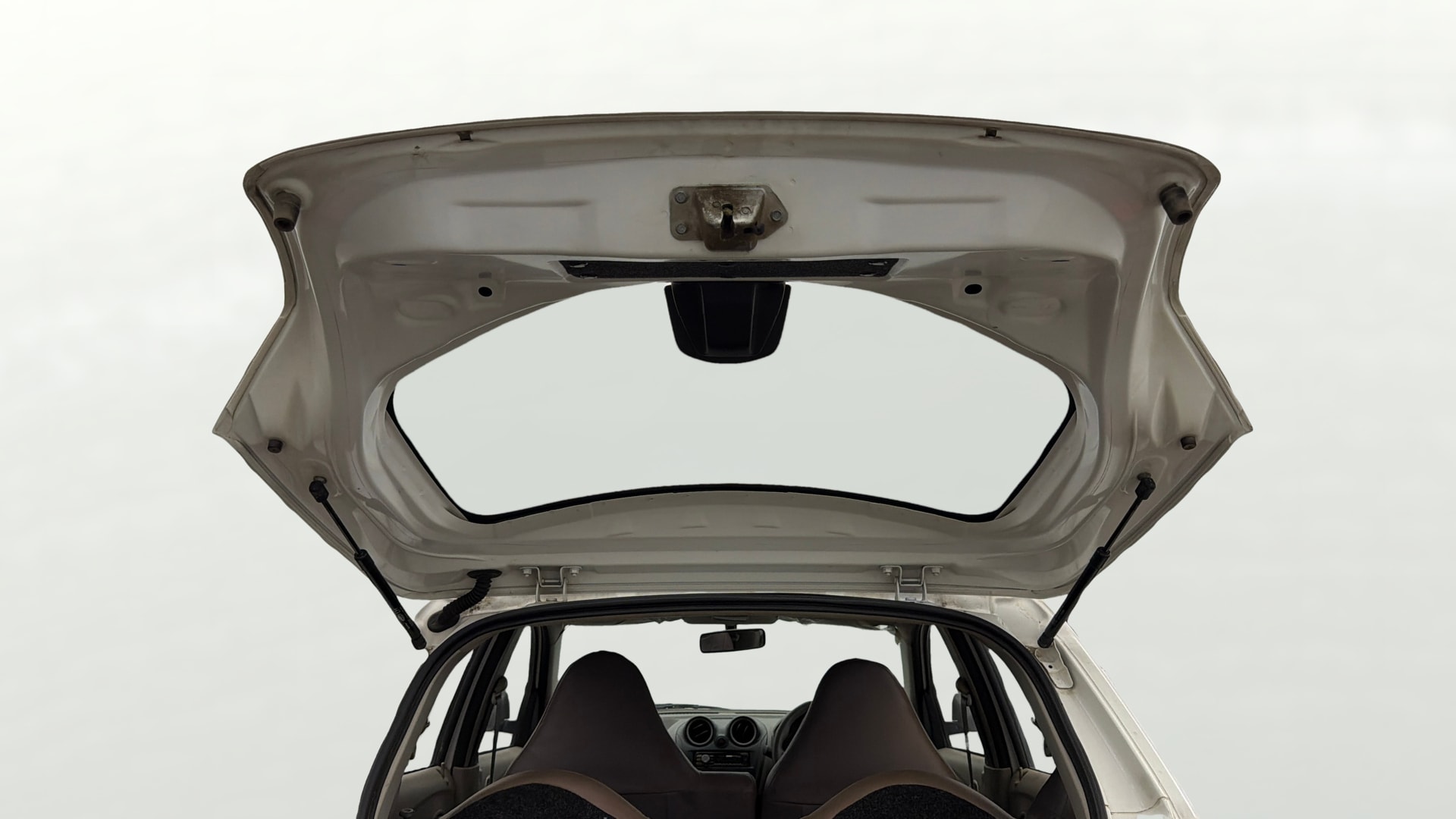 View 2014 Datsun Go T Image 16 Used 2014 Datsun Go T Image 16