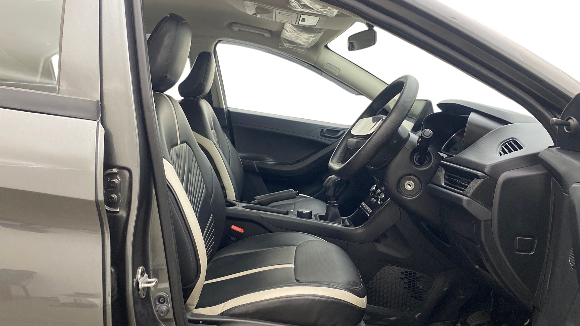 View 2024 Tata Nexon Revotron XE Image 26 Used 2024 Tata Nexon Revotron XE Image 26
