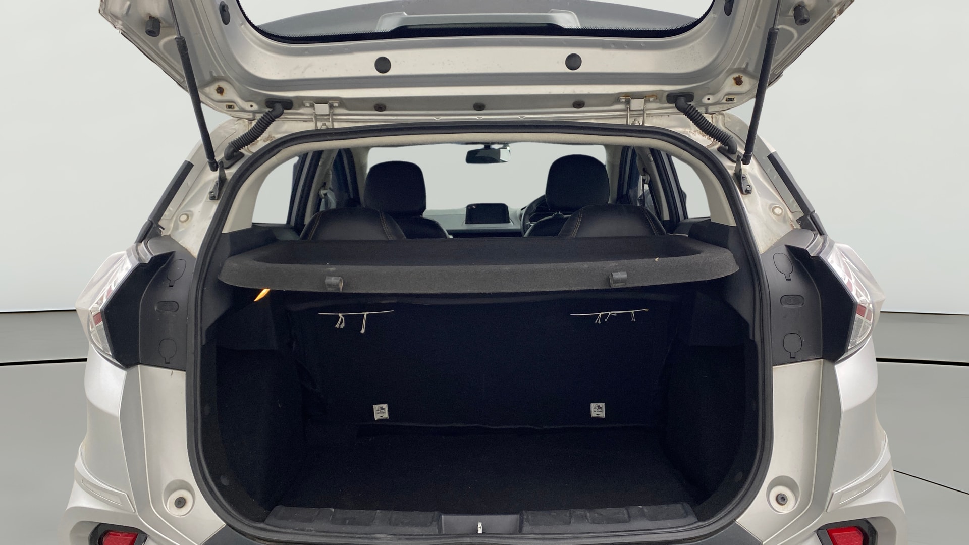 View 2020 Tata Nexon Revotron XZ Image 37 Used 2020 Tata Nexon Revotron XZ Image 37